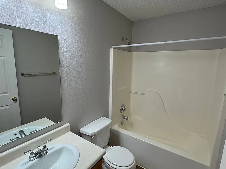 644 Springtree Ln — Photo 14
