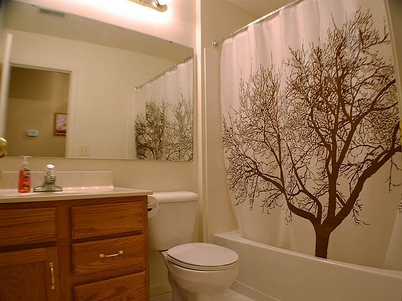 4th image of 1608 Ashley Ct APT 303
