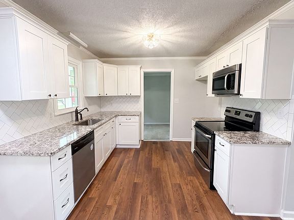 2nd image of 6108 Castle Ct