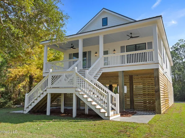 564 Royal Oak Dr, Pass Christian, MS 39571