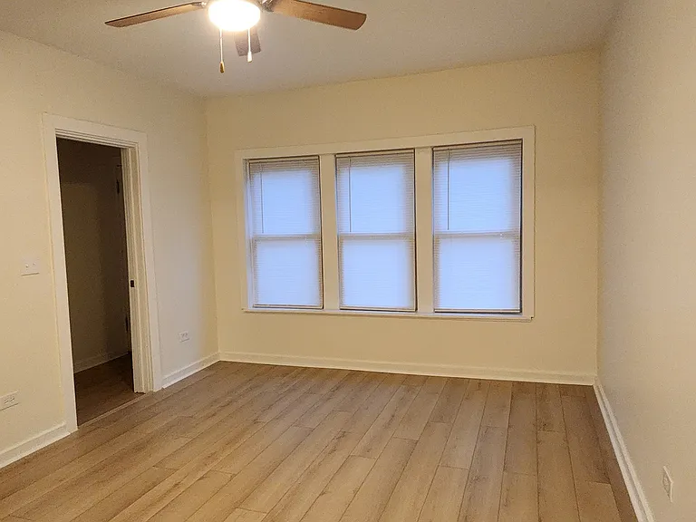 2525 W Lyndale St #1F — Photo 5