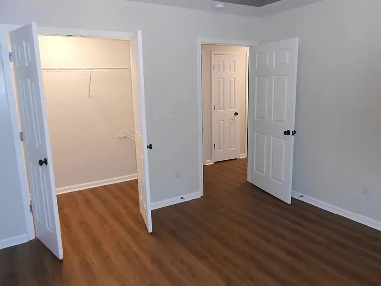 324 W Edmonds St — Photo 10