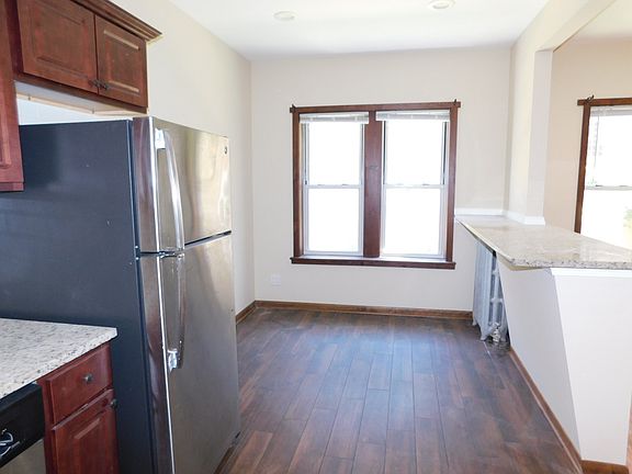 4th image of 1321 W Touhy Ave APT 1N