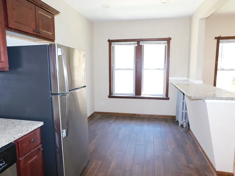 1321 W Touhy Ave #1N — Photo 4