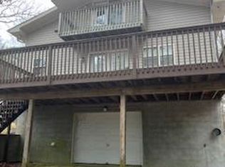 1117 Calhoun Rd E, Greenwood, SC 29646