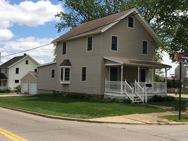 1st image of 736 Davis St