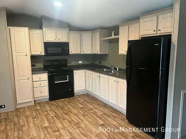 310 Hester Ave #225 — Photo 3