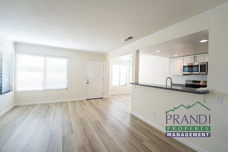 2 bed, 1.0 bath, 932 sqft, $3,200 — Photo 2
