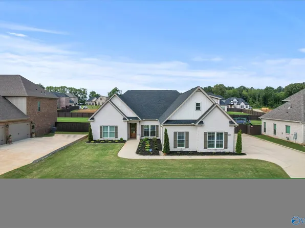 227 Midland Dr, Brownsboro, AL 35741