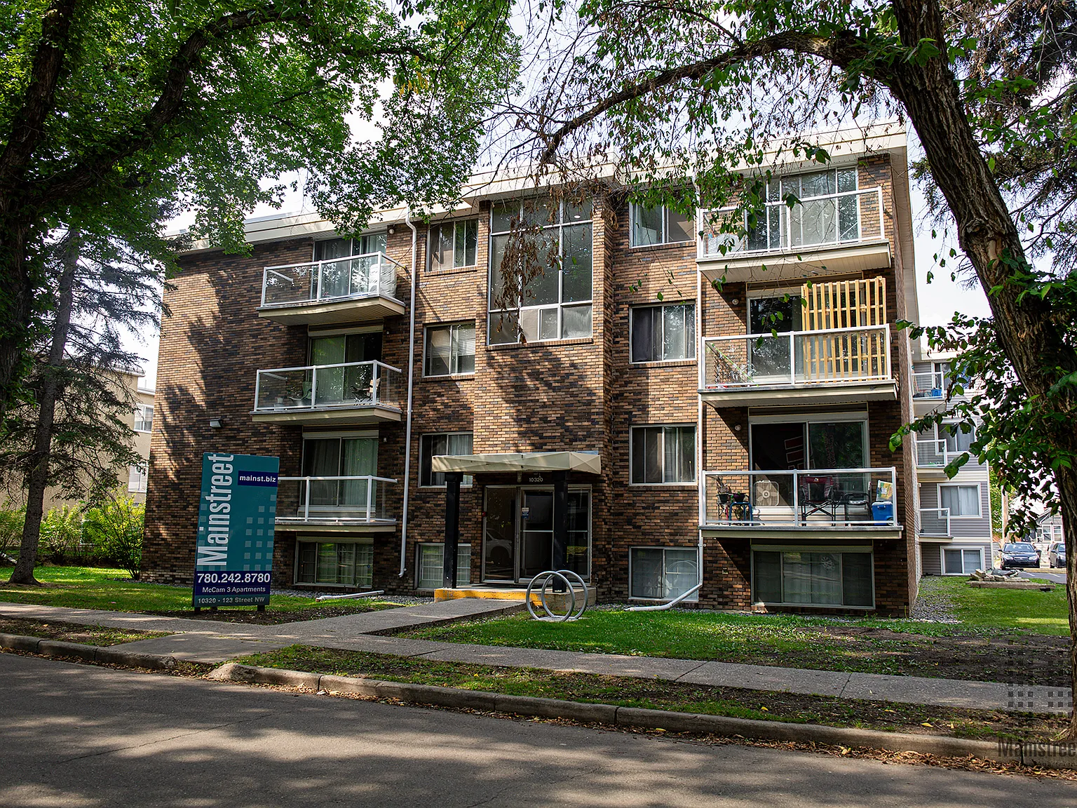 McCam 3 Apartments — Photo 2