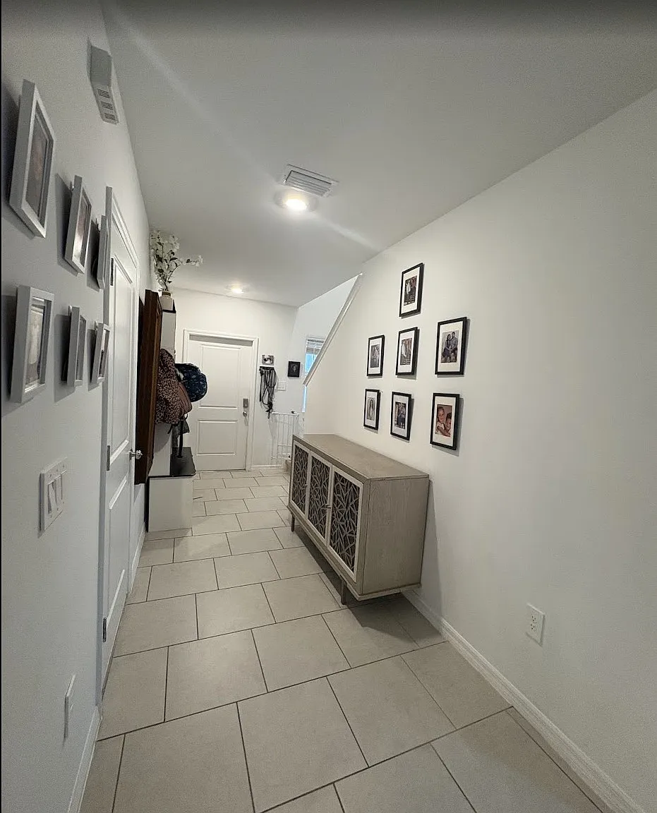 19573 Fairhill Ct — Photo 2