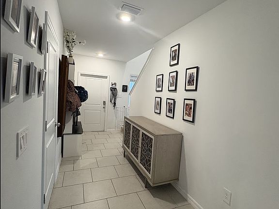 2nd image of 19573 Fairhill Ct