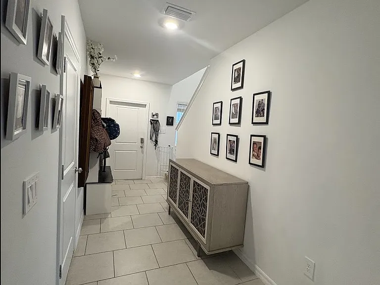 19573 Fairhill Ct — Photo 2