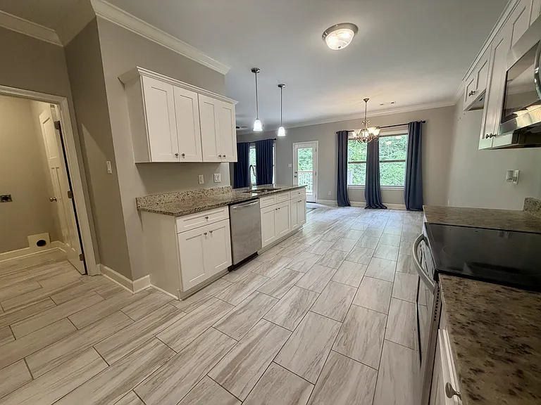 4512 Western Woods Dr — Photo 5