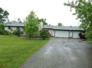 4464 W Carpenter Rd, Flint, MI 48504