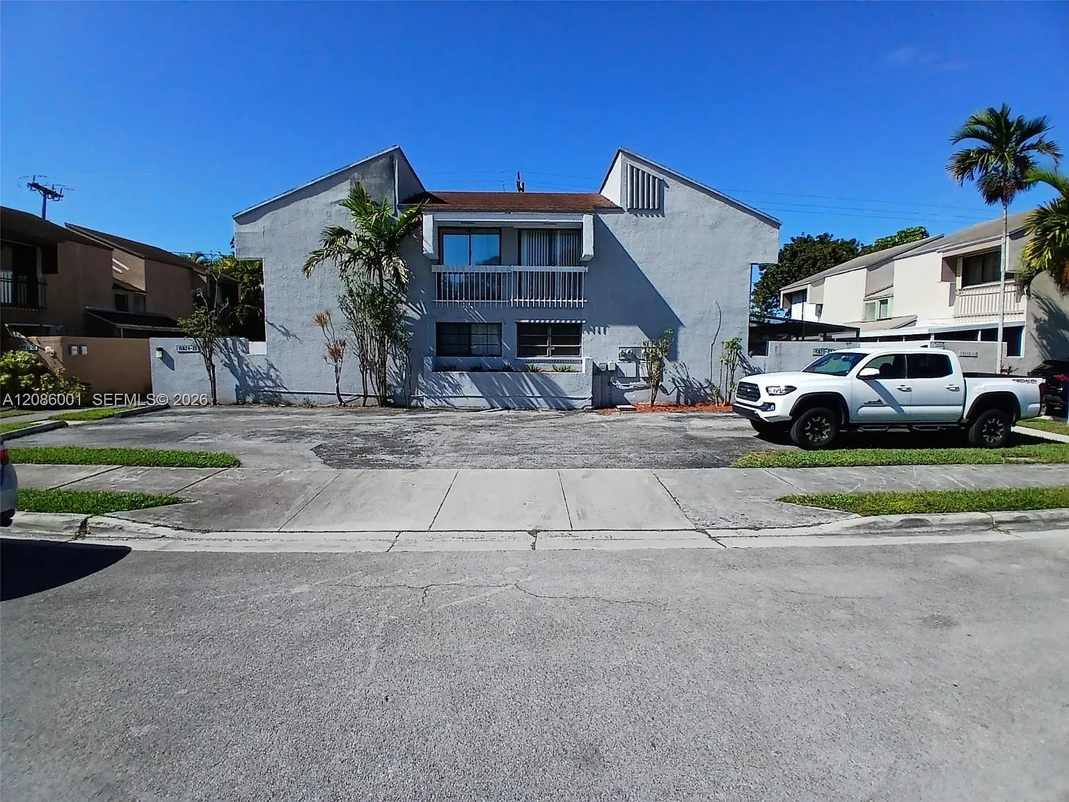 Pinebrooke Condo N — Photo 1