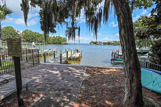 Community Dock