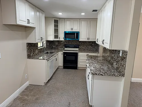 10715 N Dixon Ave Photo 1