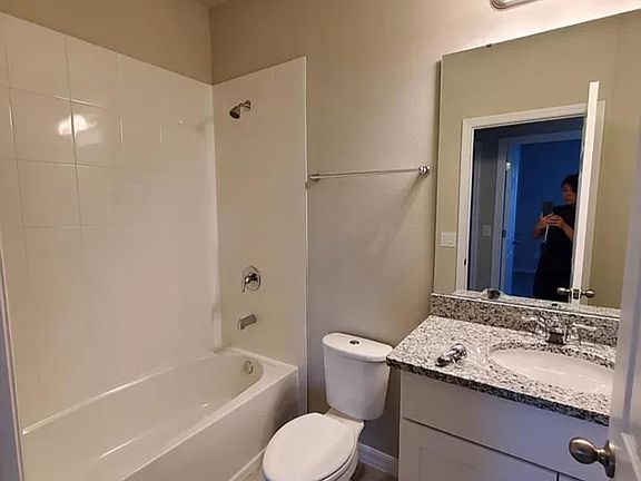 2nd image of 419 Venetian Palms Blvd