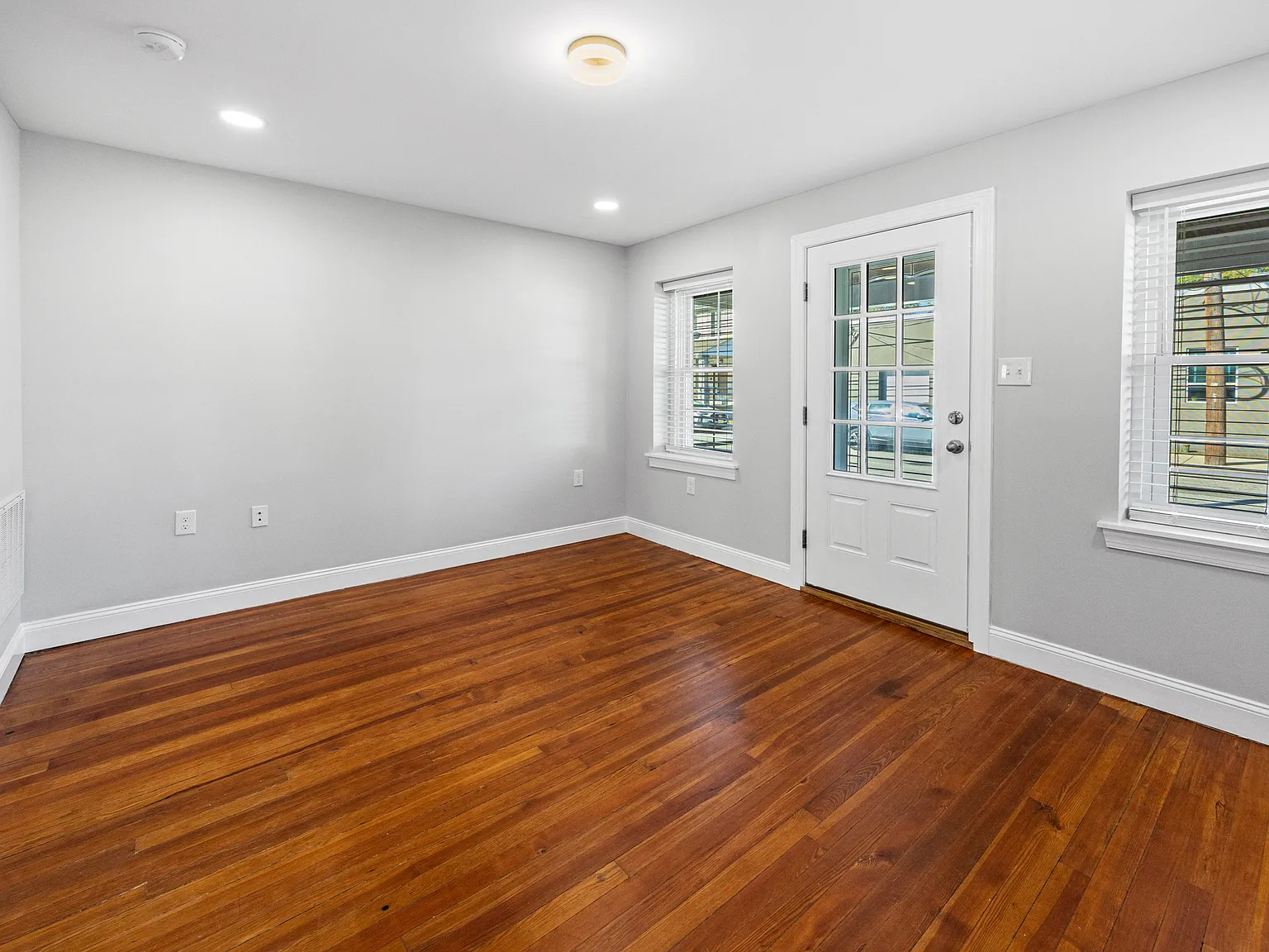 2 bed, 1.5 bath, 1203 sqft, $2,995 — Photo 3