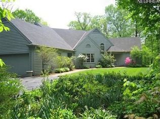 14851 River Glen Dr, Novelty, OH 44072