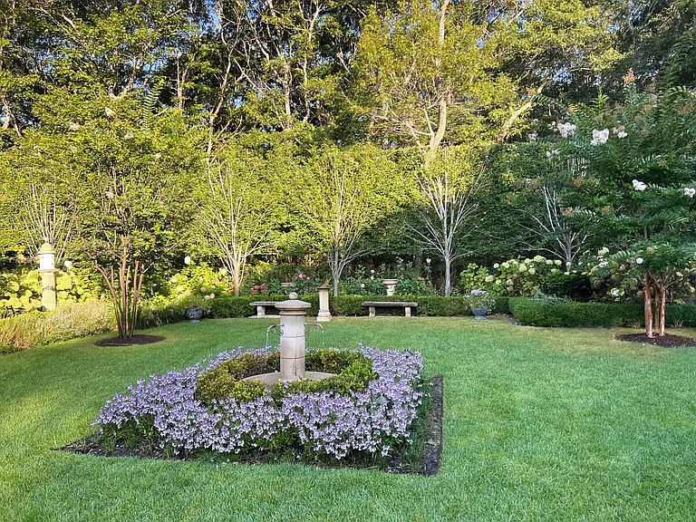 371 Sag Harbor Tpke — Photo 55