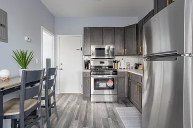 2 bed, 800 sqft, $3,000 — Photo 3