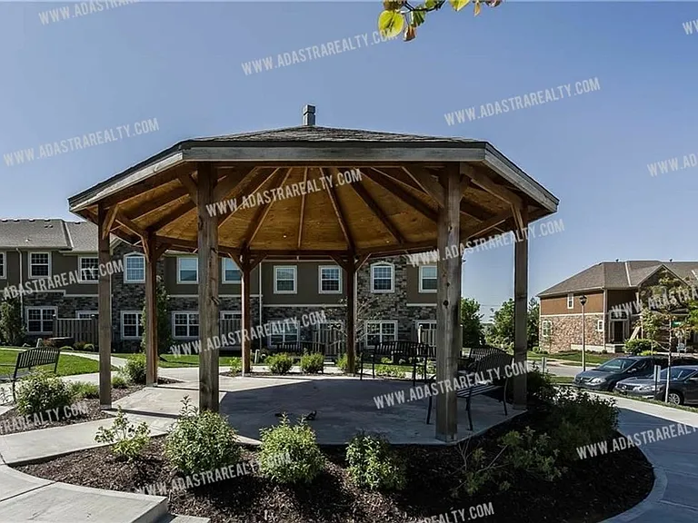 15852 Valley View Dr — Photo 24