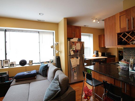 2nd image of 2241 W Barry Ave #2245-4C