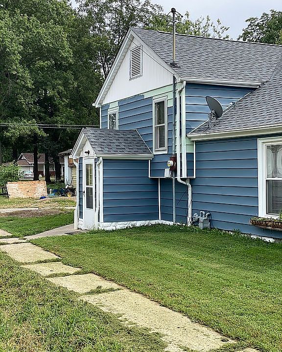 2nd image of 810 Fairland St