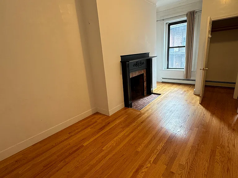 587 Beacon St #2A — Photo 2