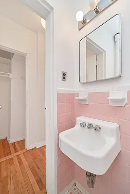 Rented by Living New York | media 12