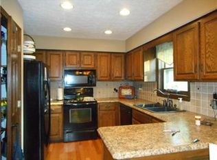 728 Raccoon Run, Greenwood, IN 46142