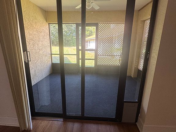 5th image of 940 Fenton Ln APT 17