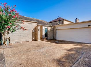 2726 Country Club Blvd, Sugar Land, TX 77478