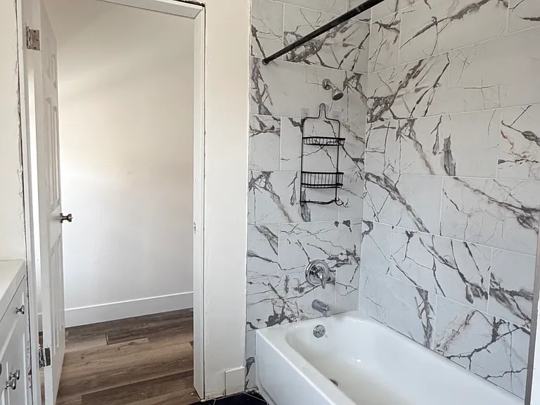1711 Cherry St — Photo 14