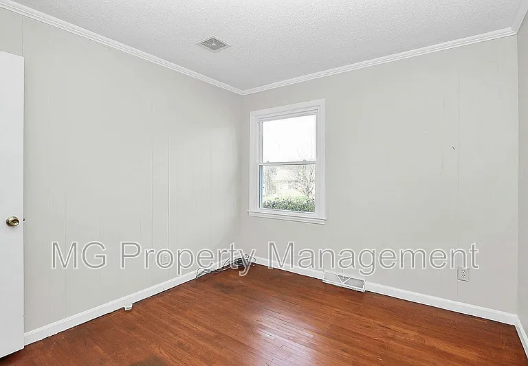 243 Eden Cir — Photo 26