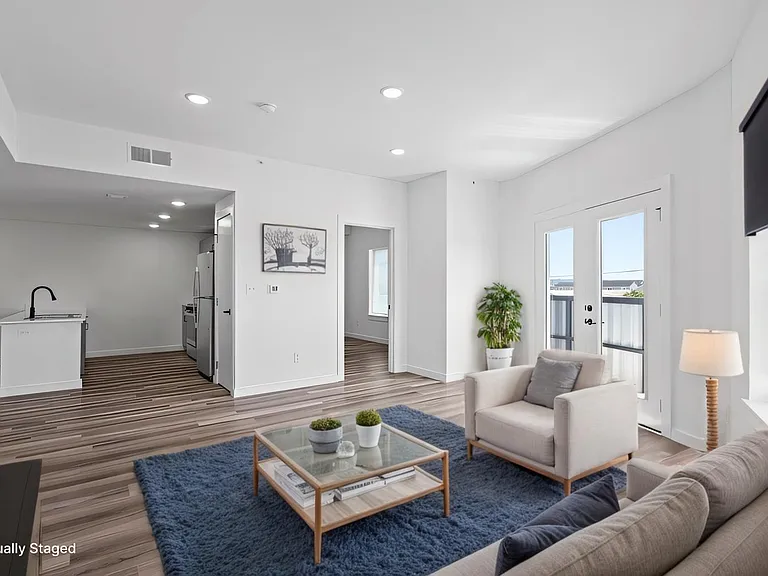 East Line Apartments | Modern Studio Apartments in Downtown Chattanooga — Photo 18