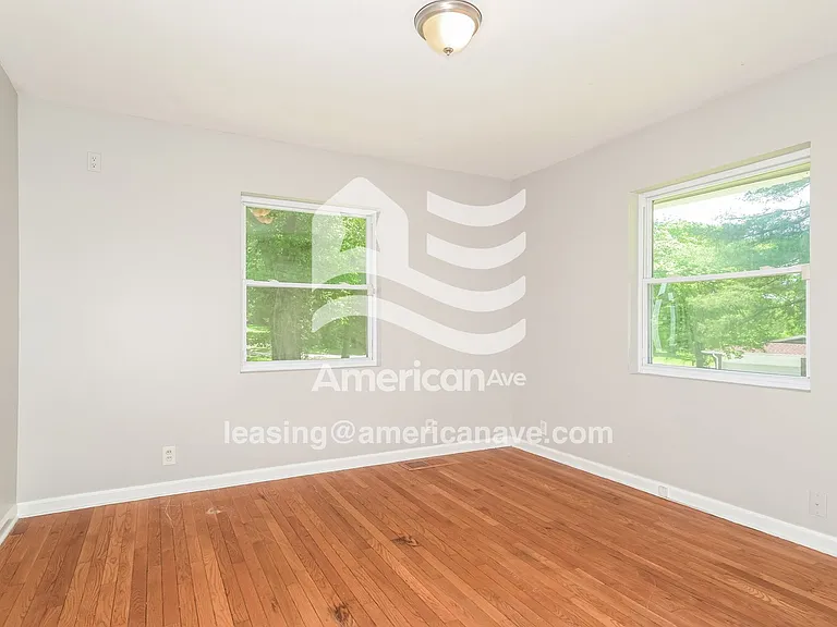 332807_011_bedroom_11.jpg