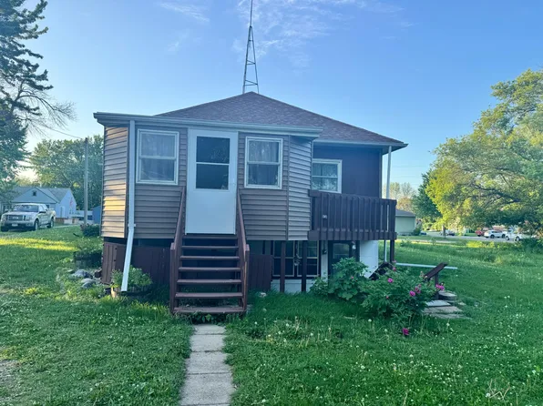 301 W 3rd St, Sherburn, MN 56171