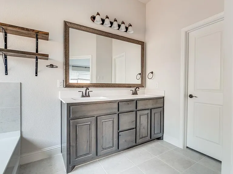 7521 Rothbury Dr — Photo 9