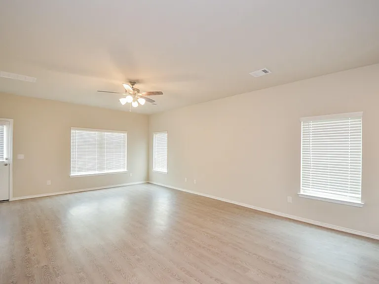 25513 Blossom Ct — Photo 13