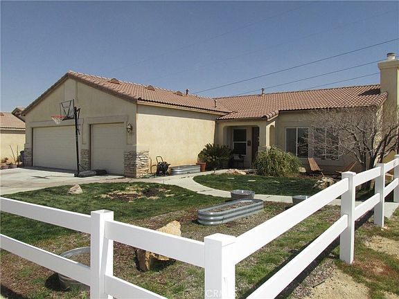 2nd image of 15933 Llanada Ave