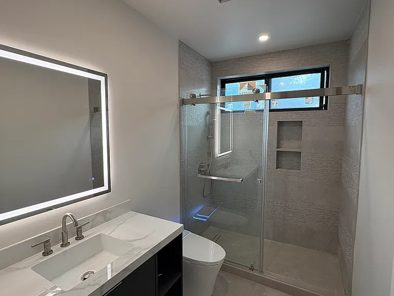 2411 Warren Ln #B — Photo 9