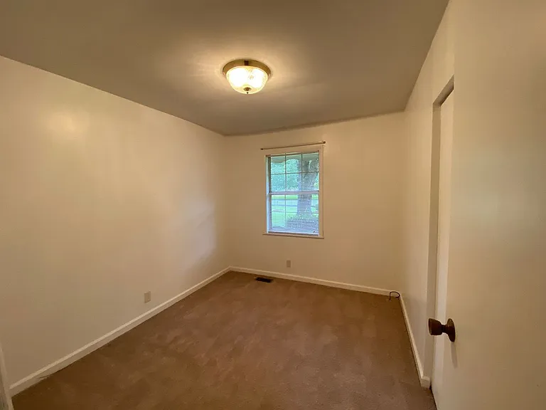 1307 Gentry Ter — Photo 9