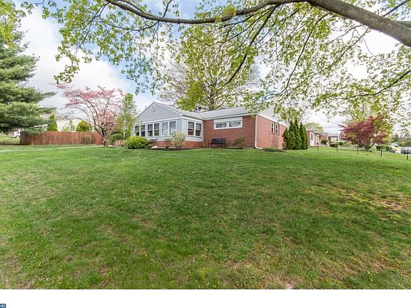3rd image of 23 Mulberry Ln