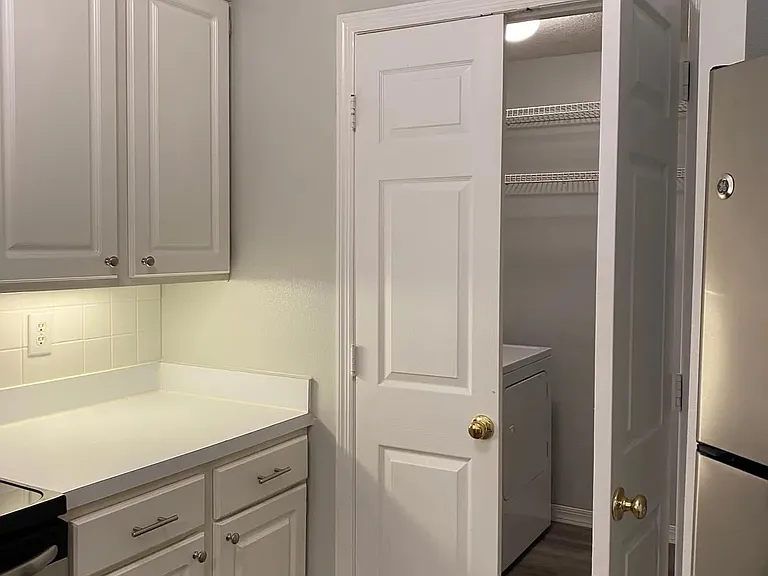 4205 Bay Club Cir — Photo 23