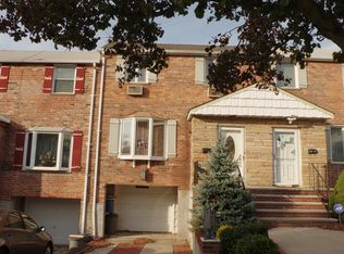 240-65 67th Ave, Douglaston, NY 11362