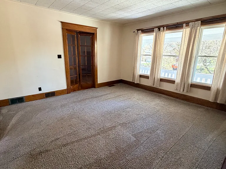 402 McKinley Pkwy #1 — Photo 8