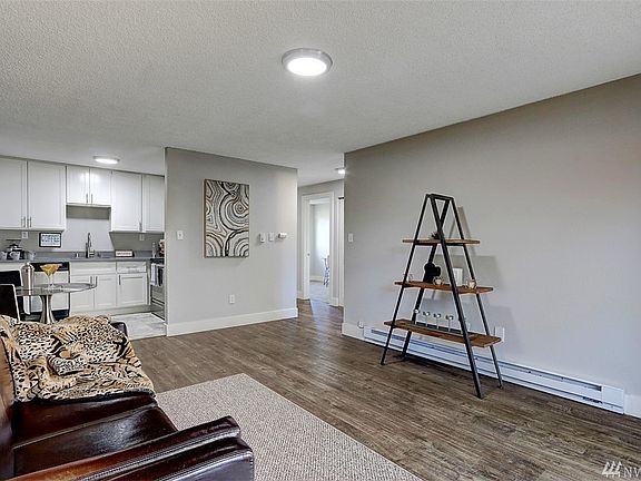 4th image of 10425 12th Avenue Ct S